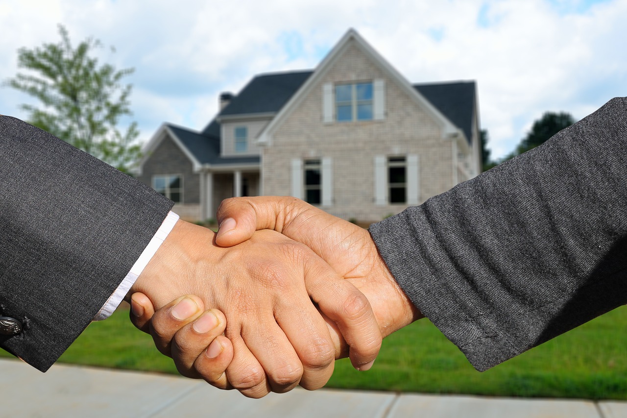 purchase, house, laptop wallpaper, house purchase, wallpaper 4k, windows wallpaper, mac wallpaper, real estate, full hd wallpaper, handing over, real estate agent, property, possession, worth, to buy, contract, hd wallpaper, shaking hands, handshake, free wallpaper, agreement, partnership, free background, beautiful wallpaper, cool backgrounds, 4k wallpaper 1920x1080, 4k wallpaper, hand, desktop backgrounds, wallpaper hd, man, collaboration, background, people